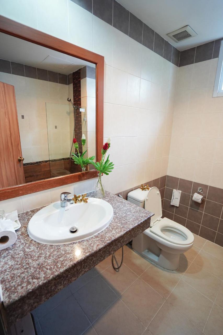 Pranang Flora House Hotel Ao Nang Buitenkant foto