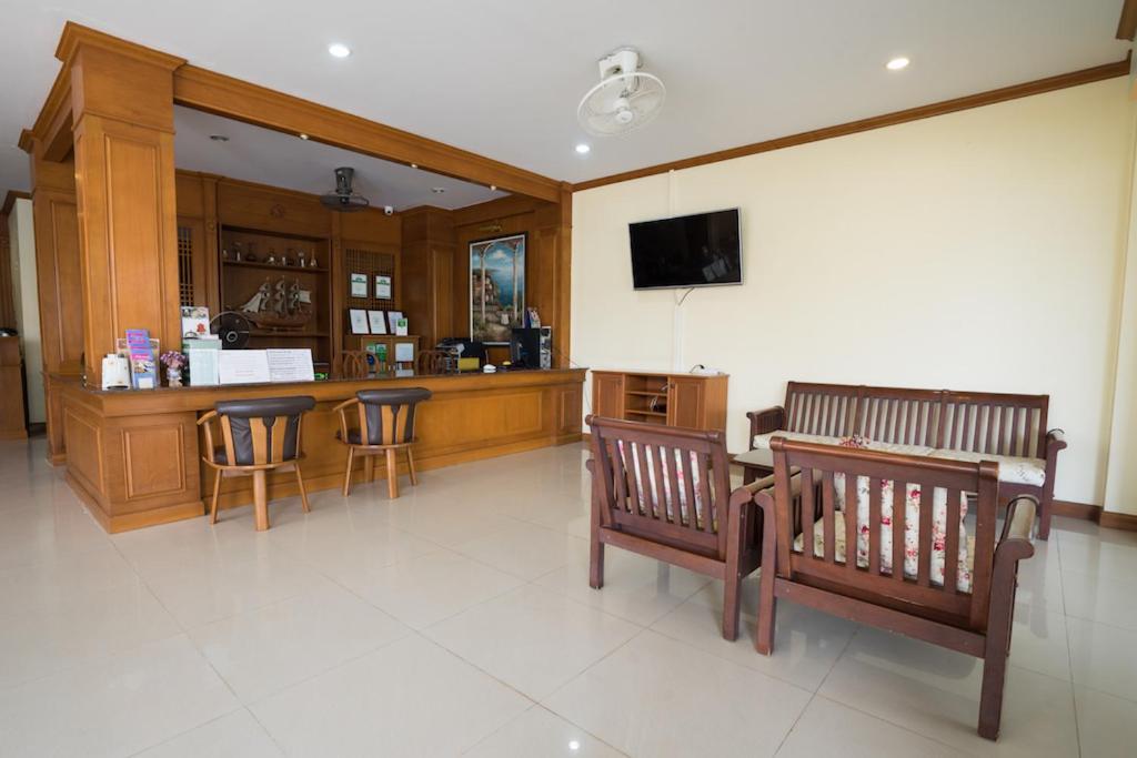 Pranang Flora House Hotel Ao Nang Buitenkant foto